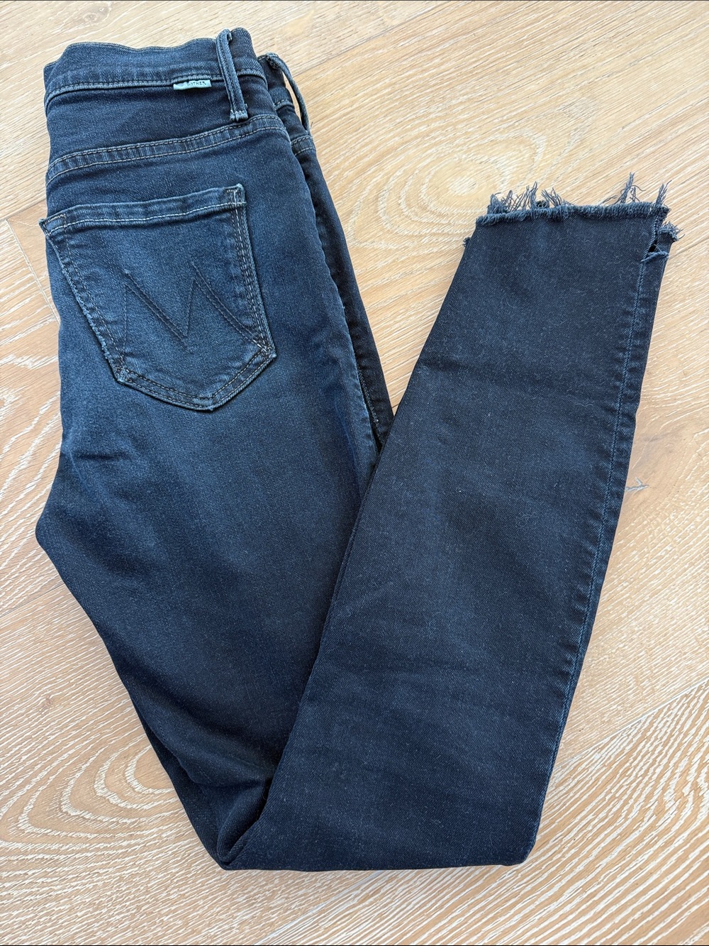 Mother The Stunner Two Step Fray Women’s Size 25 Dark Blue Denim